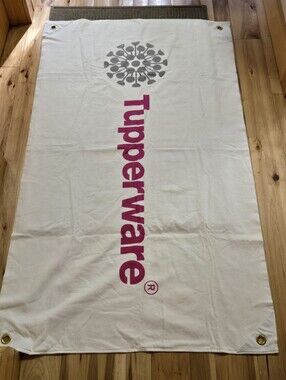 VINTAGE NOS TUPPERWARE WHITE BEACH TOWEL WITH STAKES OUTDOOR VACATION TRAVEL